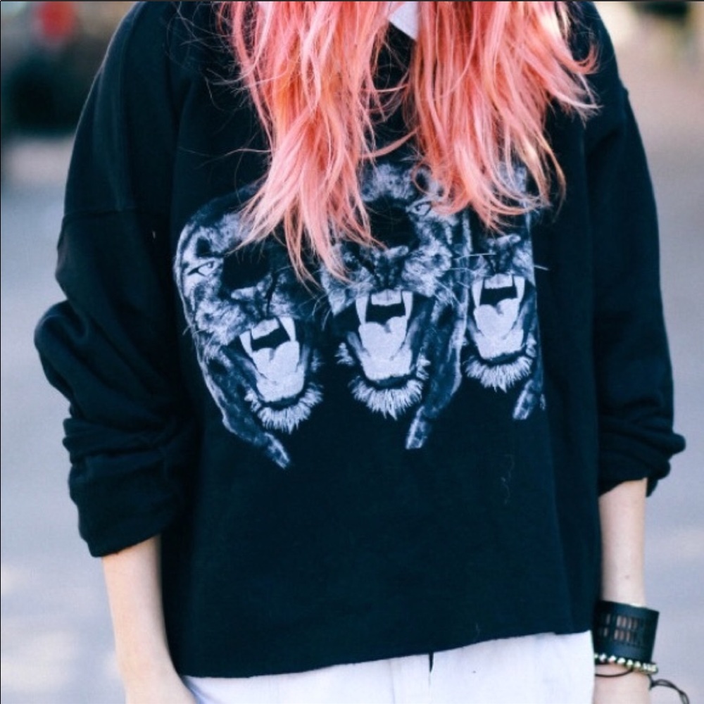 Fun graphic sweater!